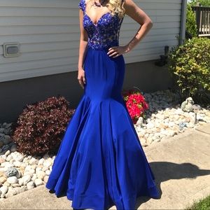 Size 2 Sherri Hill